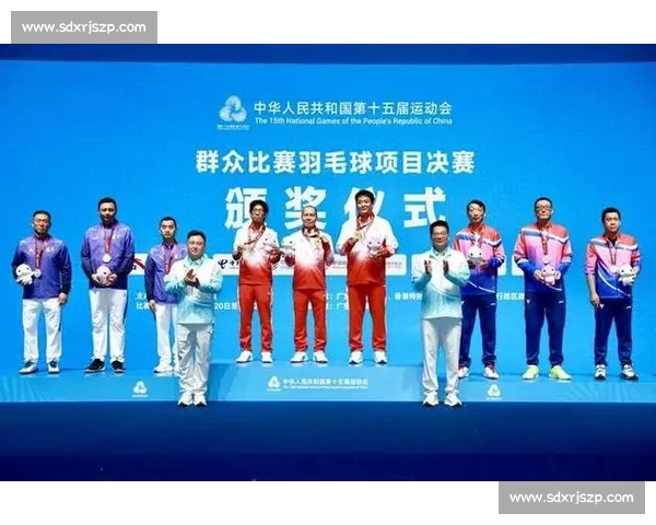 广州 “基哥照哥”:百年球龄拼下全运会群众羽毛球首金